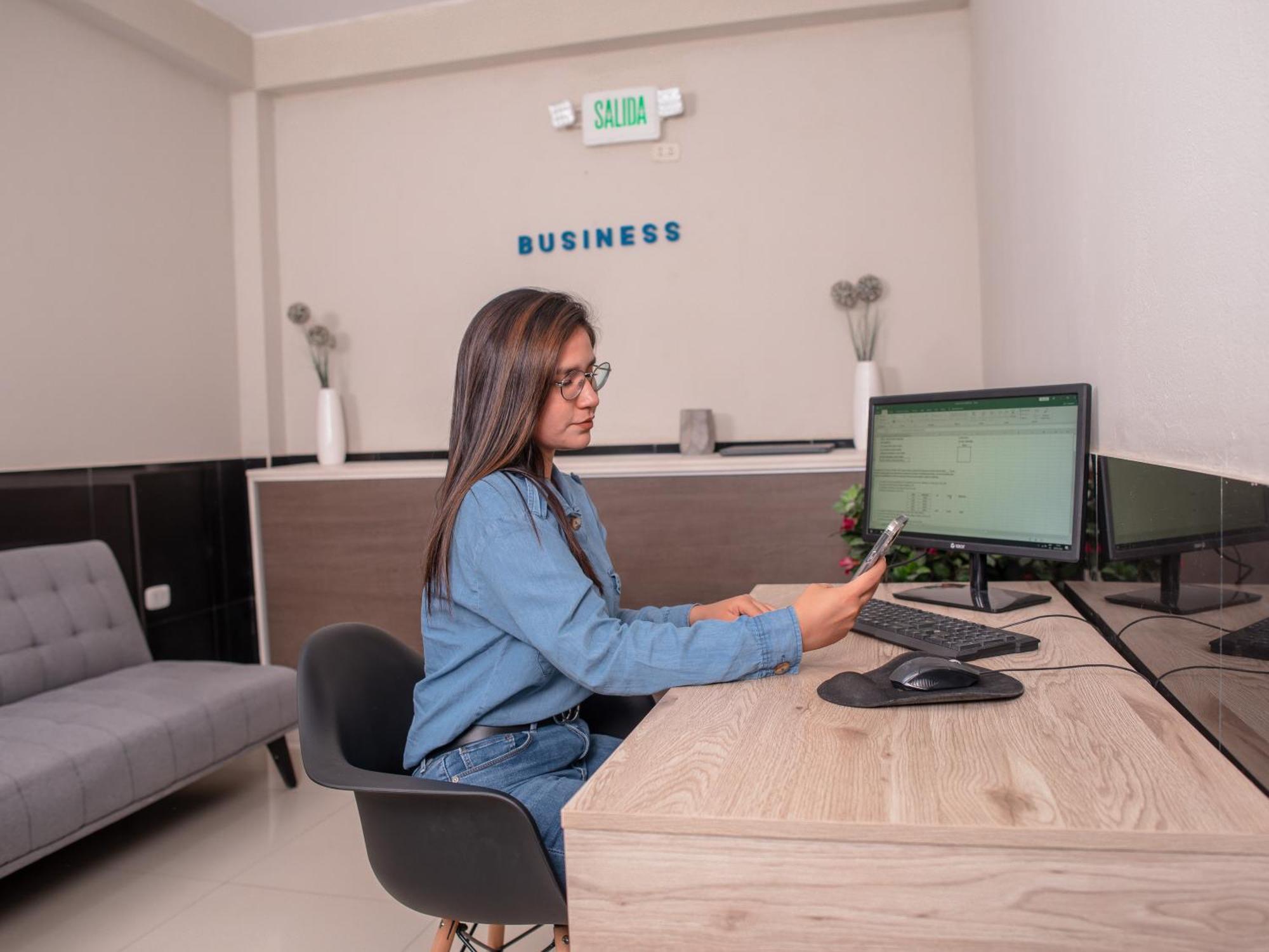 Leveint Executive Hotel Pucallpa Luaran gambar
